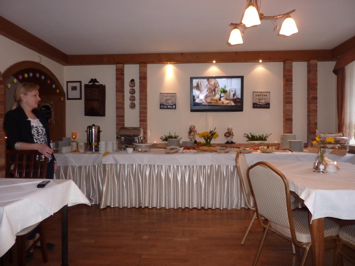 Hotel Stach Ustka Exterior foto